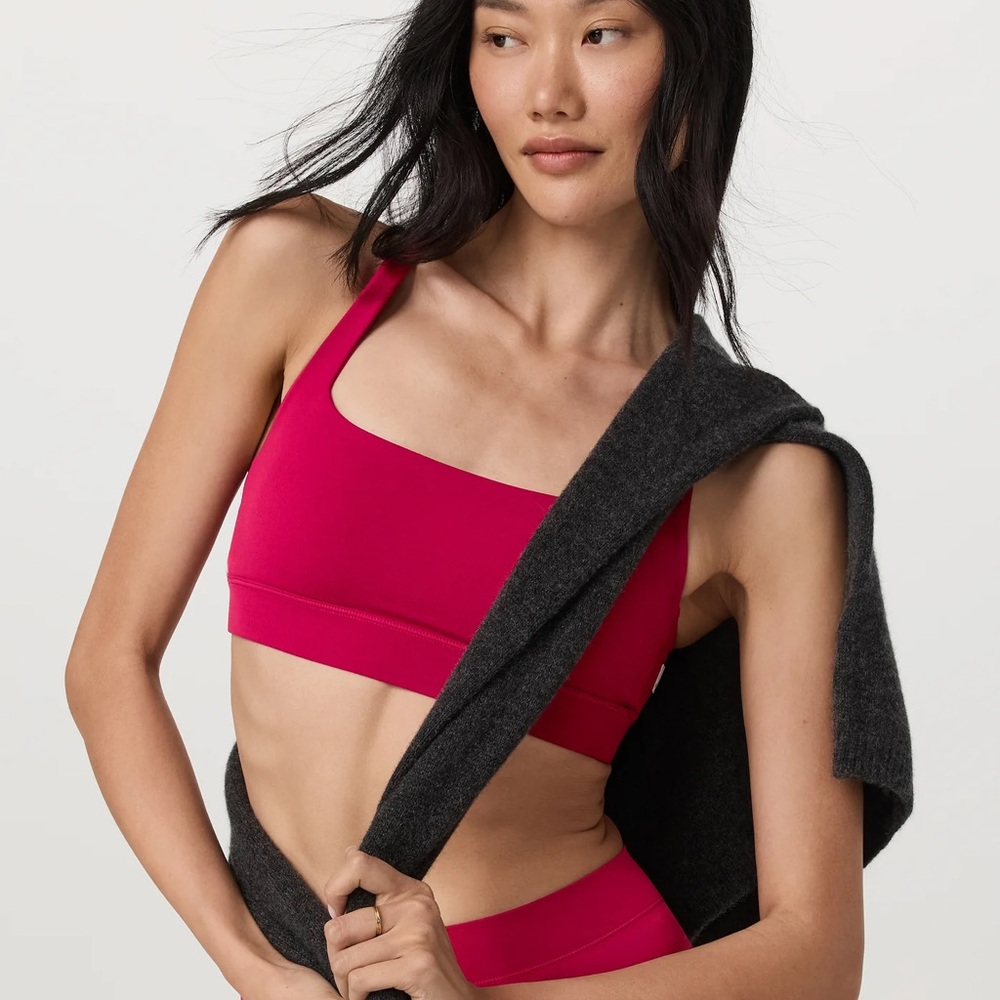 NWT Vuori Daily Form Bra - S, Strawberry
